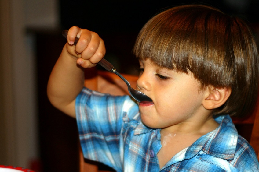 children's eating utensils